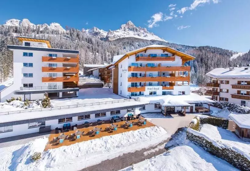 Hotelli Das Royal In Obereggen