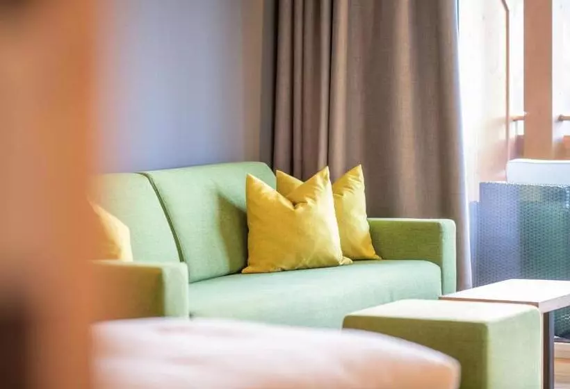 Hotelli Das Royal In Obereggen