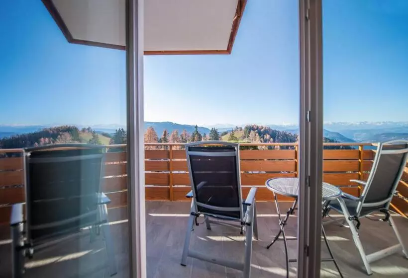 Hotelli Das Royal In Obereggen