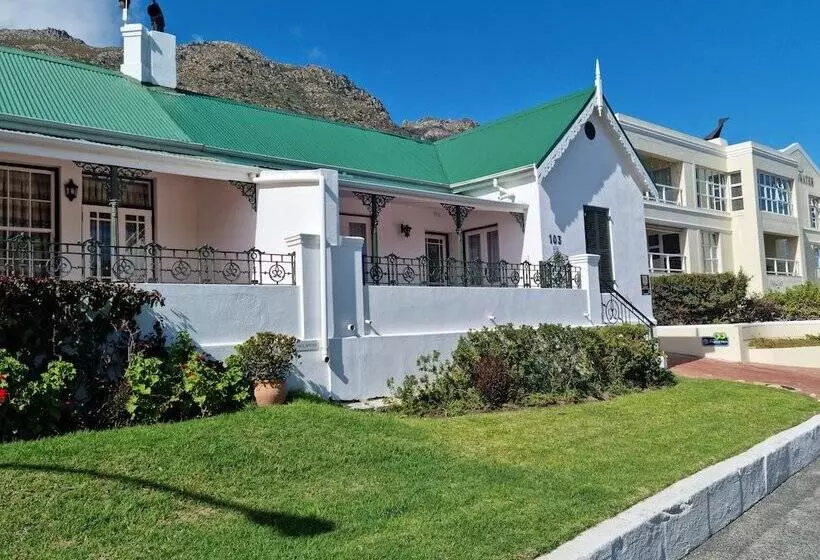 Milkwood Cottage, Beachfront Family Vacation Home, Sleeps 6
