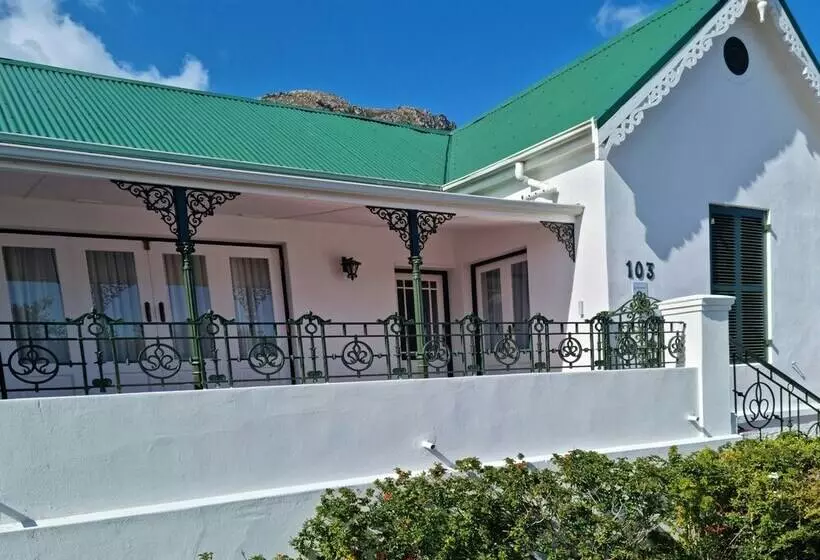 Milkwood Cottage, Beachfront Family Vacation Home, Sleeps 6