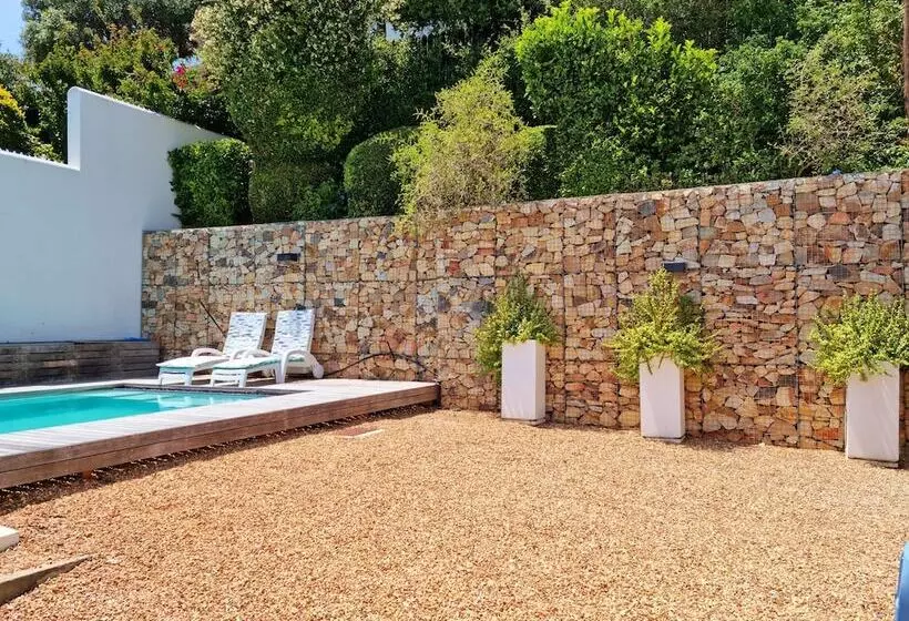 Milkwood Cottage, Beachfront Family Vacation Home, Sleeps 6