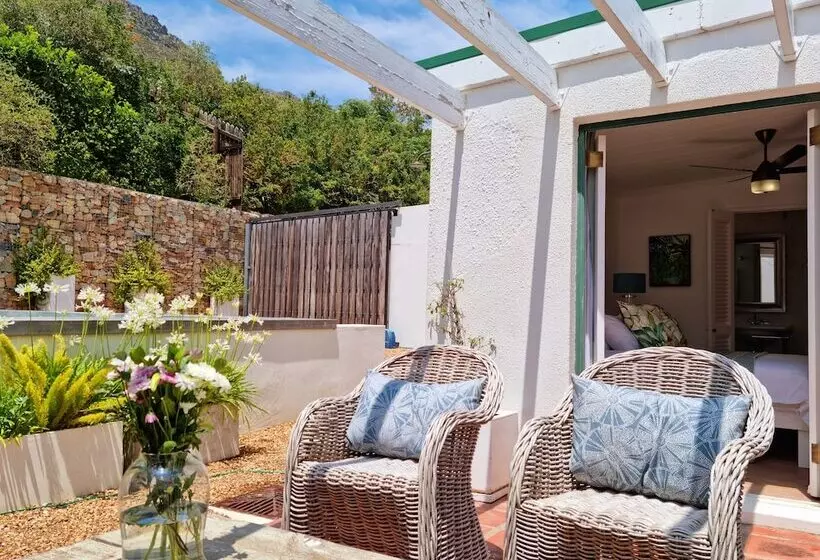 Milkwood Cottage, Beachfront Family Vacation Home, Sleeps 6