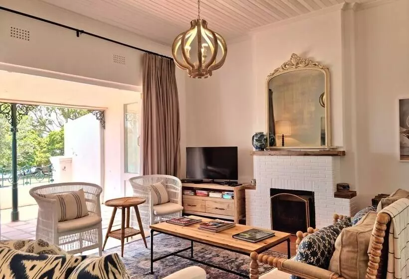 Milkwood Cottage, Beachfront Family Vacation Home, Sleeps 6