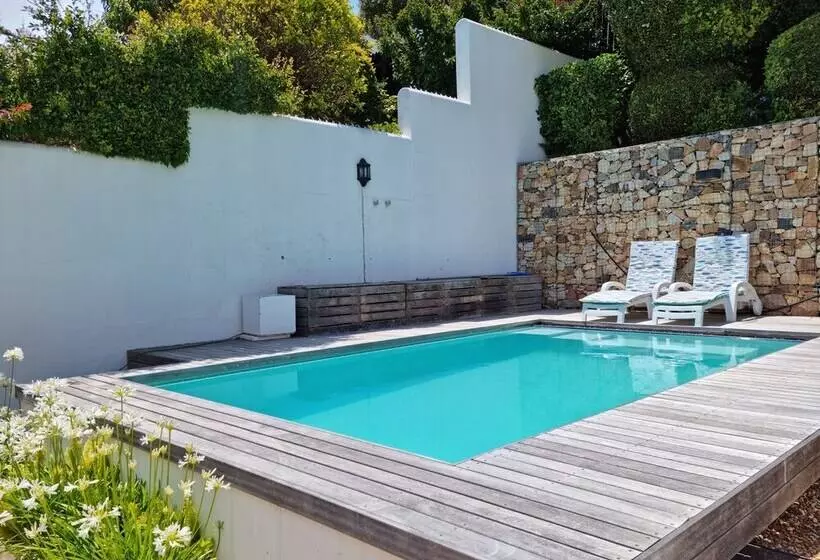 Milkwood Cottage, Beachfront Family Vacation Home, Sleeps 6