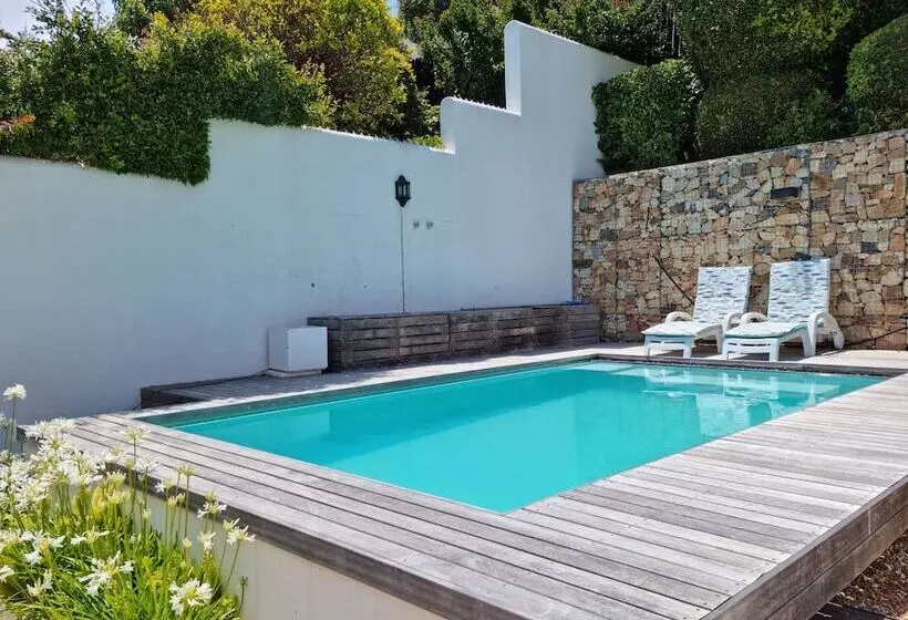 Milkwood Cottage, Beachfront Family Vacation Home, Sleeps 6