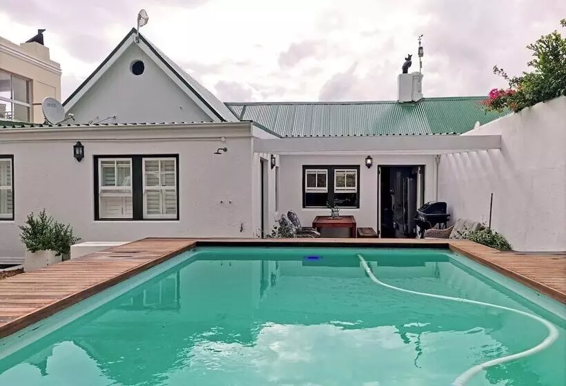 Milkwood Cottage, Beachfront Family Vacation Home, Sleeps 6