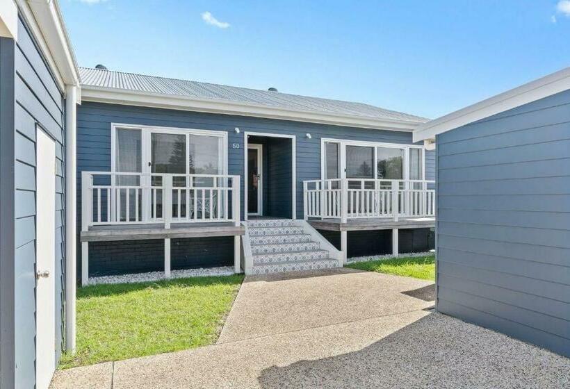 The Blue Cottages At Fingal Bay