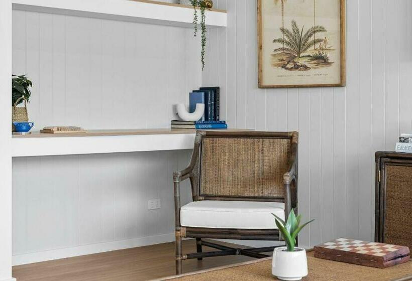 The Blue Cottages At Fingal Bay