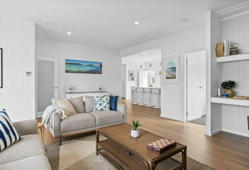 The Blue Cottages At Fingal Bay