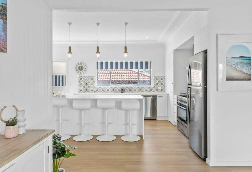 The Blue Cottages At Fingal Bay