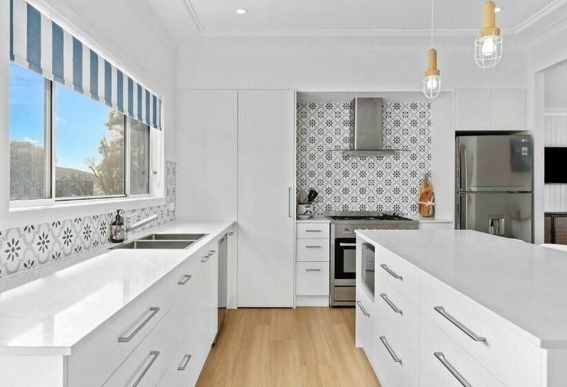 The Blue Cottages At Fingal Bay