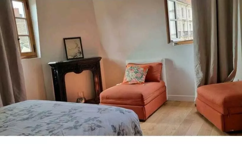 A 2 Pas Du Parlement   55m2   2 Chambres