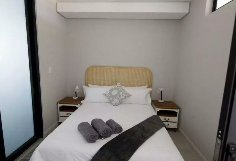 Bellamare @6 Luxury Beachfront Apartment