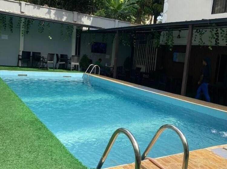 پانسیون Lala S Boutique