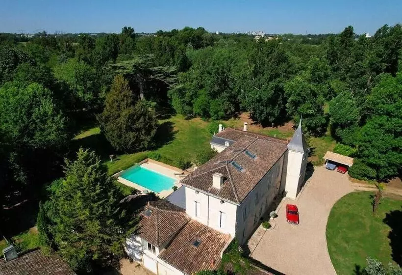 Aamiaismajoitus (B&B) Château Fleur D Aya