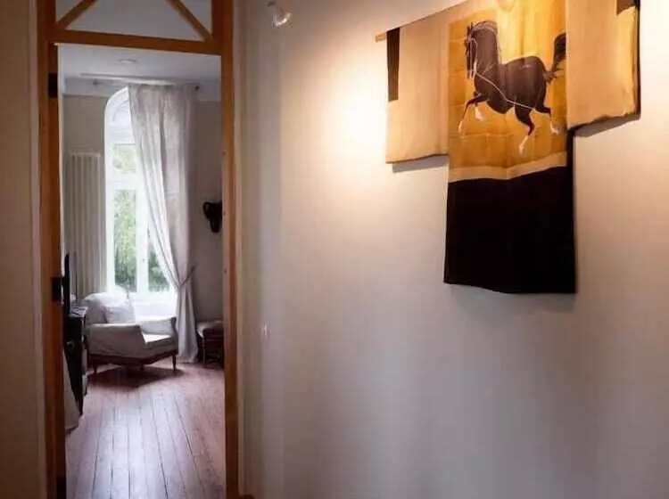 Aamiaismajoitus (B&B) Château Fleur D Aya