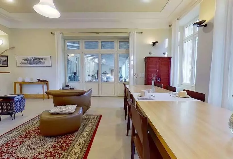 Aamiaismajoitus (B&B) Château Fleur D Aya