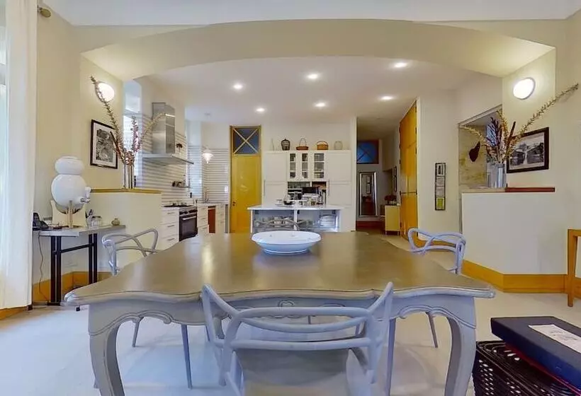 Aamiaismajoitus (B&B) Château Fleur D Aya