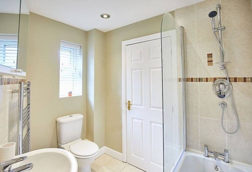 Host & Stay Aynsley Mews