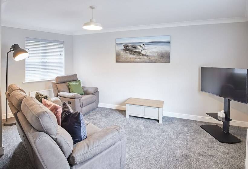 Host & Stay Aynsley Mews