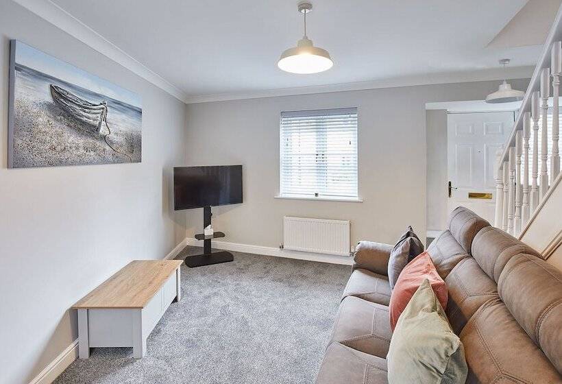 Host & Stay Aynsley Mews