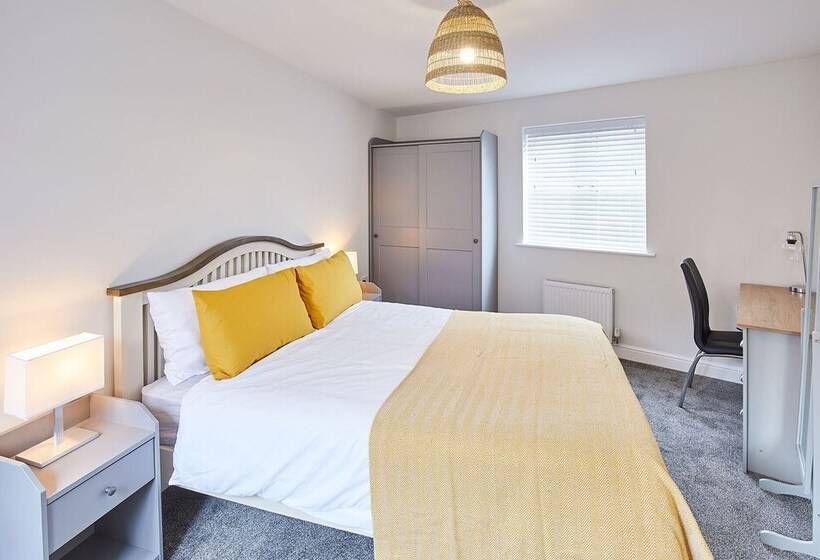 Host & Stay Aynsley Mews