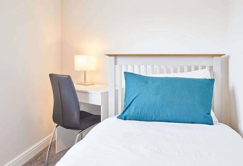 Host & Stay Aynsley Mews