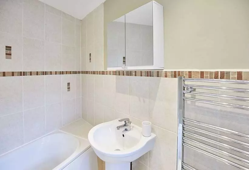 Host & Stay   Aynsley Mews