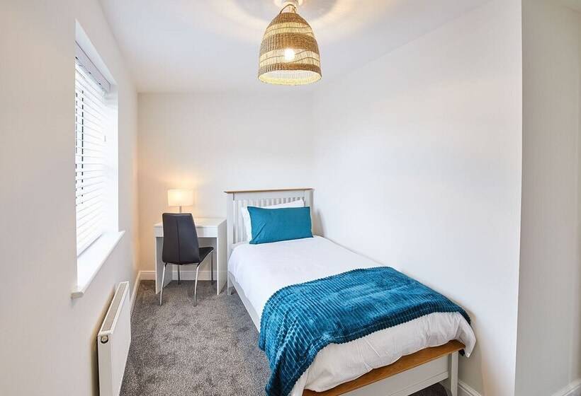 Host & Stay Aynsley Mews