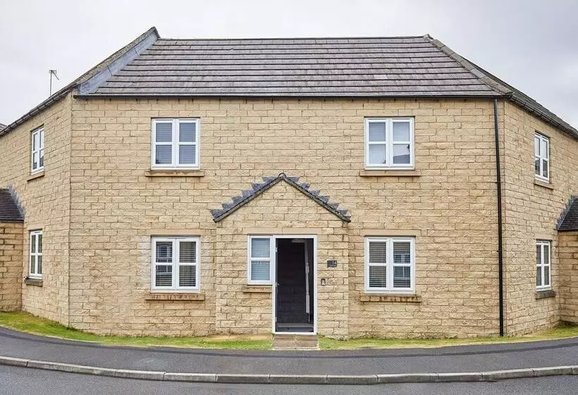 Host & Stay   Aynsley Mews