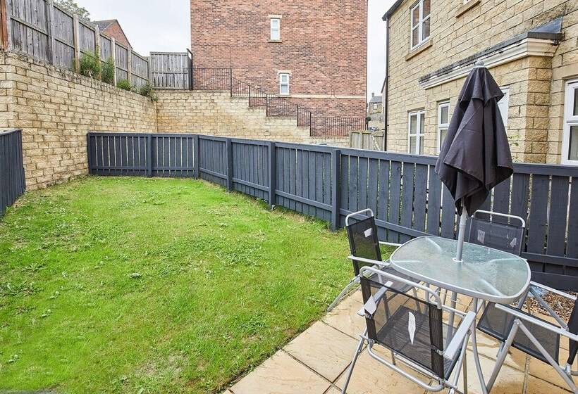 Host & Stay Aynsley Mews