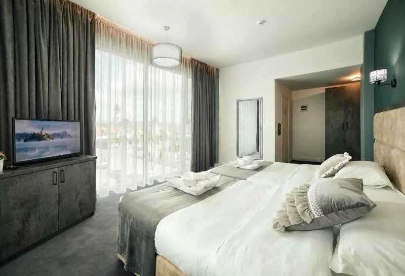 Hotelli Nordic Twins & Wellness