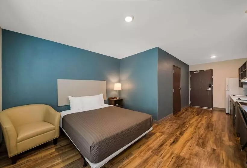 Hotelli Woodspring Suites Inverness