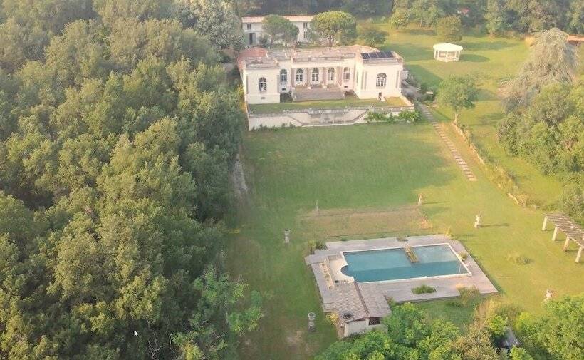 膳宿费 Chateau De Pourpry