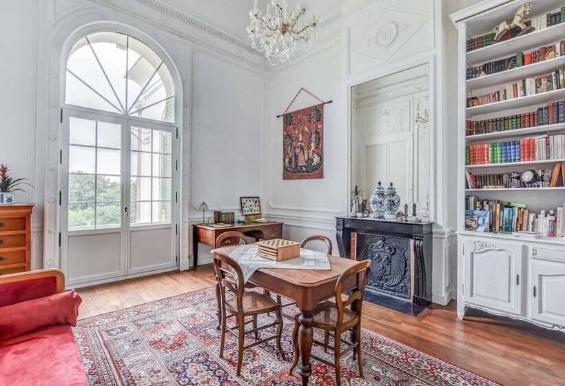 膳宿费 Chateau De Pourpry