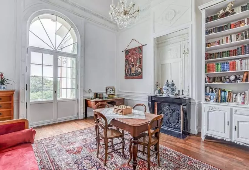 ペンション Chateau De Pourpry