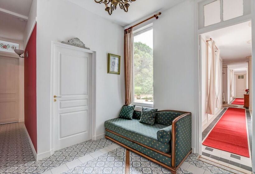 膳宿费 Chateau De Pourpry