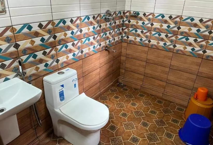 Majatalo Dakshinakasi Guest House