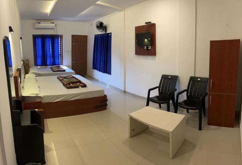 פנסיון Dakshinakasi Guest House