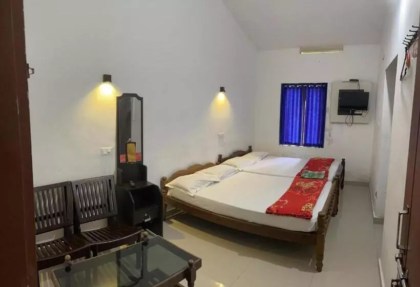 Majatalo Dakshinakasi Guest House