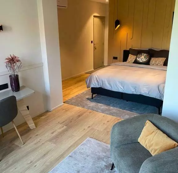 پانسیون Good Mood   Chambres Et Suite