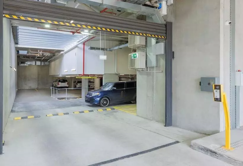 Punthill Essendon North