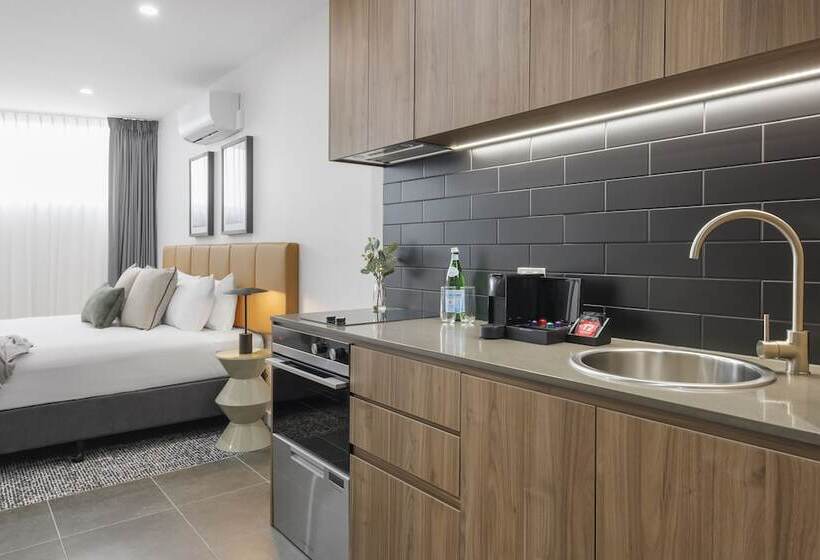 Punthill Essendon North