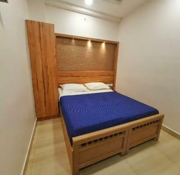 Stay Court   Business Class Hotel   Near Central Railway Station