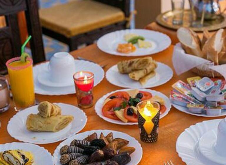 مبيت وإفطار Best Desert Luxury Camp