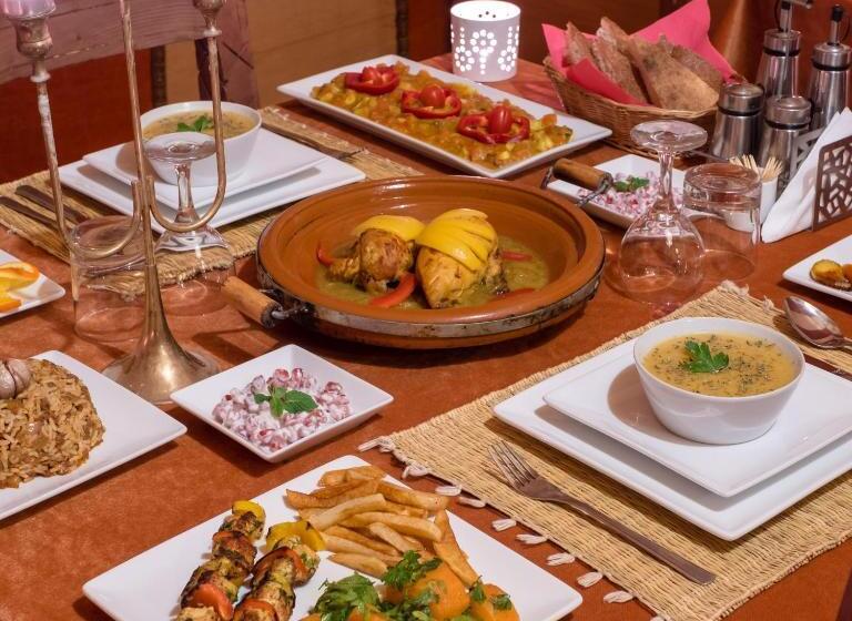 مبيت وإفطار Best Desert Luxury Camp