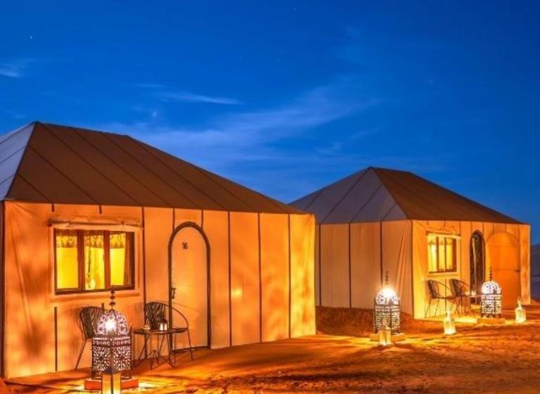 مبيت وإفطار Best Desert Luxury Camp