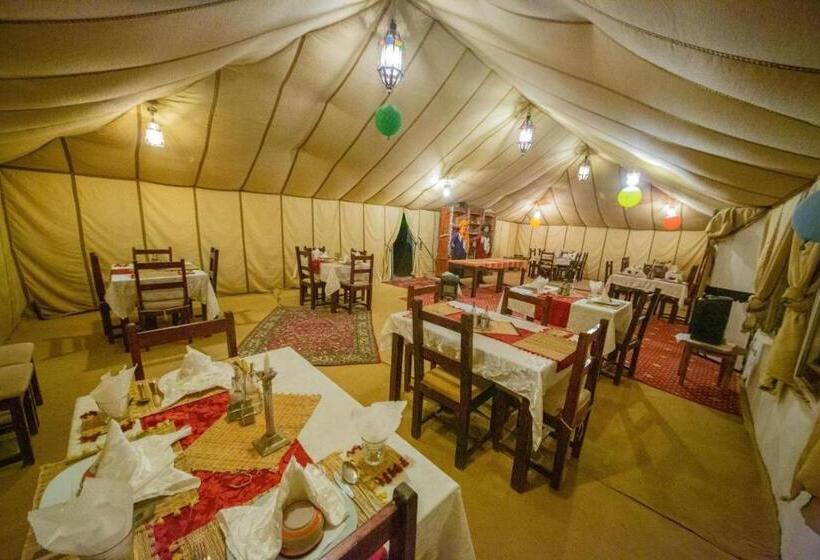 مبيت وإفطار Best Desert Luxury Camp