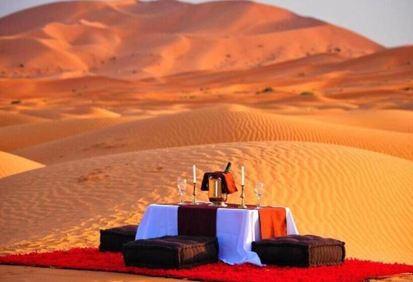 مبيت وإفطار Best Desert Luxury Camp